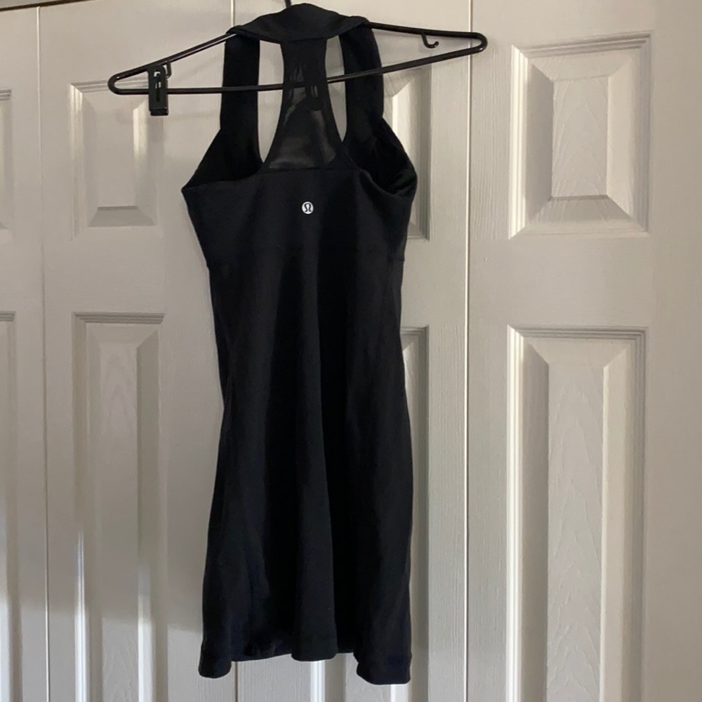 LULULEMON TANK TOP SIZE 4 😍😍😍🤩😊🔥😊☄️☄️☄️ - Picture 1 of 4